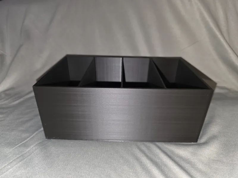 Box mit getrennten Fächern