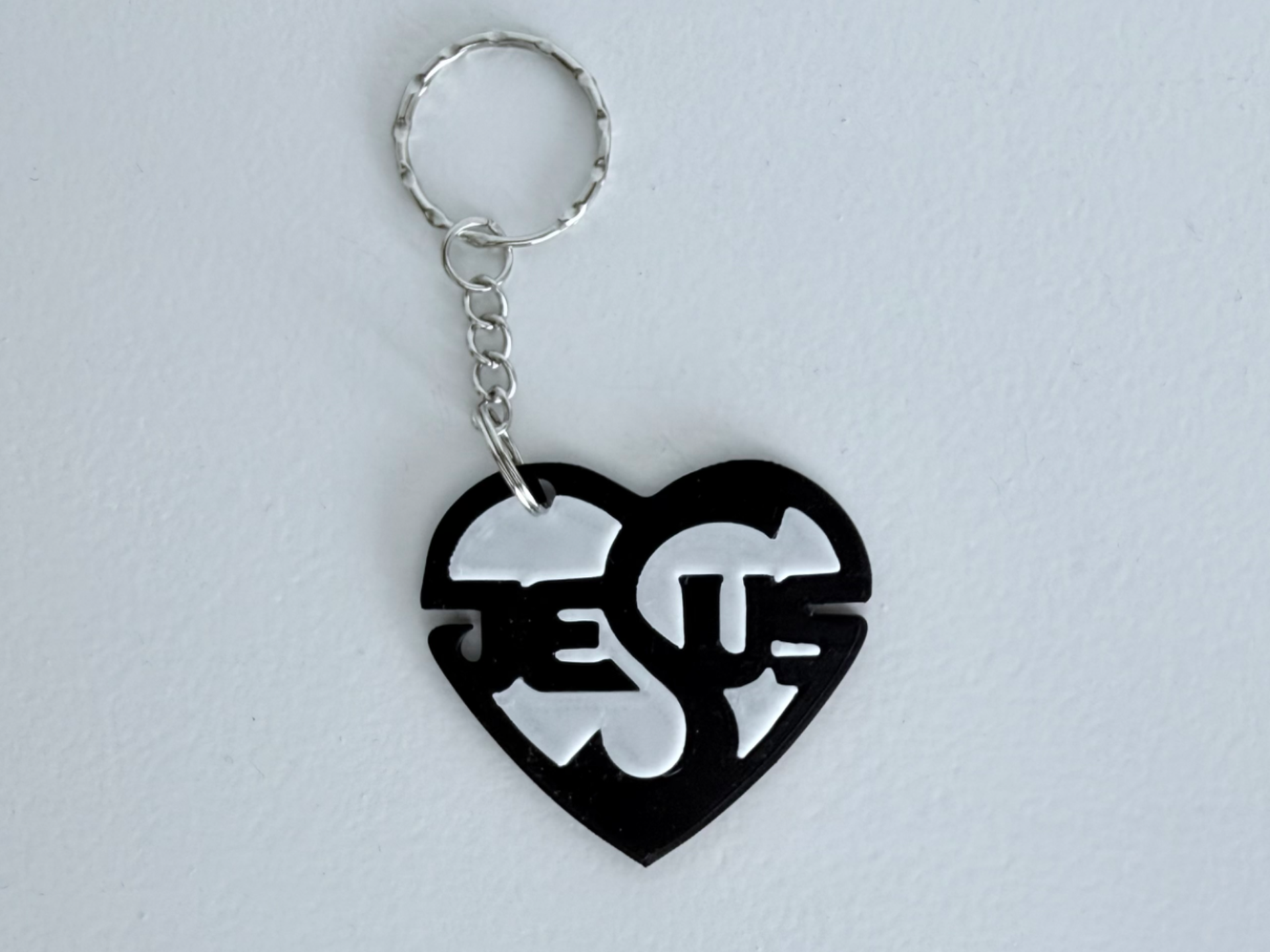 Jesus Love Heart Keychain – Christian Faith