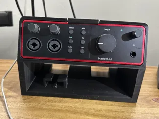 Focusrite Scarlett 4i4 Gen 4 Under Desk Mount