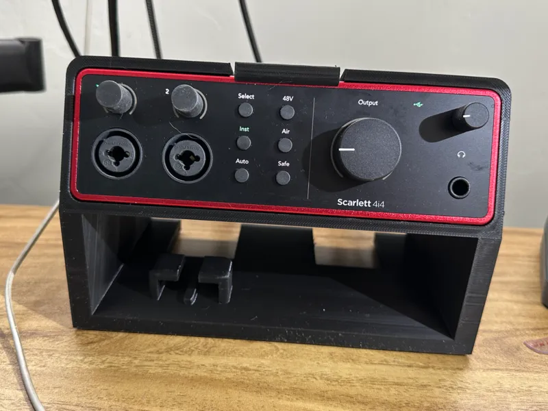 Focusrite Scarlett 4i4 Gen 4 Under Desk Mount