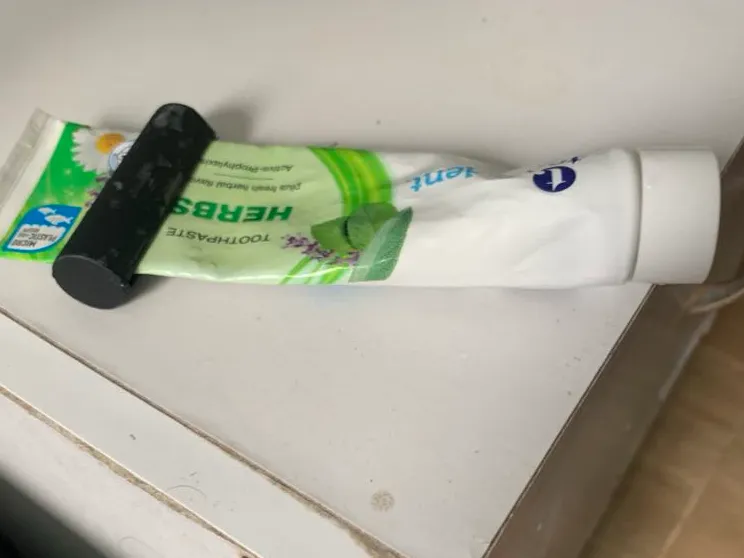 print in place - no supports - toothpaste squeezer