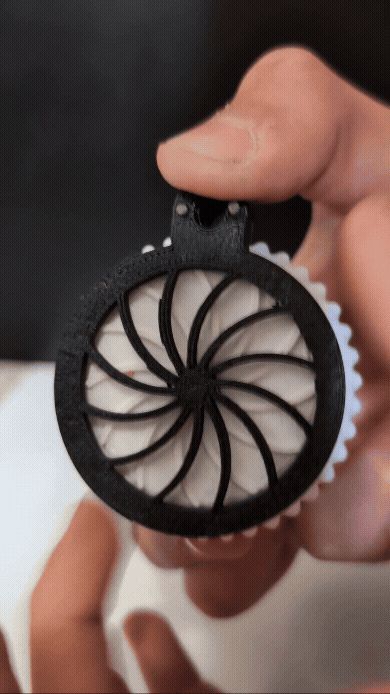 Clicky Illusion Spinner