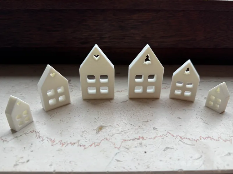 Minimal Winter Houses – Heart & Tree Edition