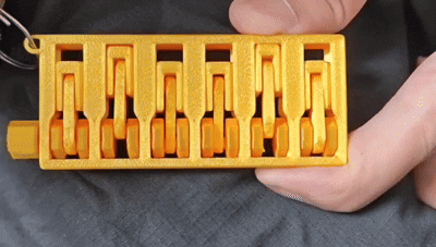 Miniatura 1 do modelo 3D 六缸发动机挂饰手把件