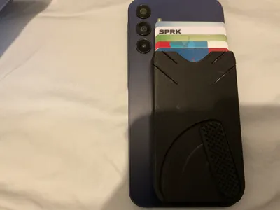 cascade card wallet with spots for magnets 