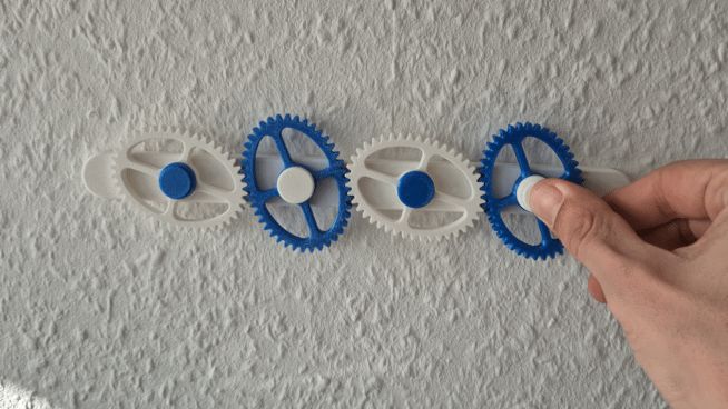 4-Gear Chain Fidget, Wall Mount
