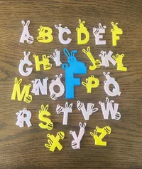 Étiquettes lettres oreilles de lapin pour Pâques — photo 1