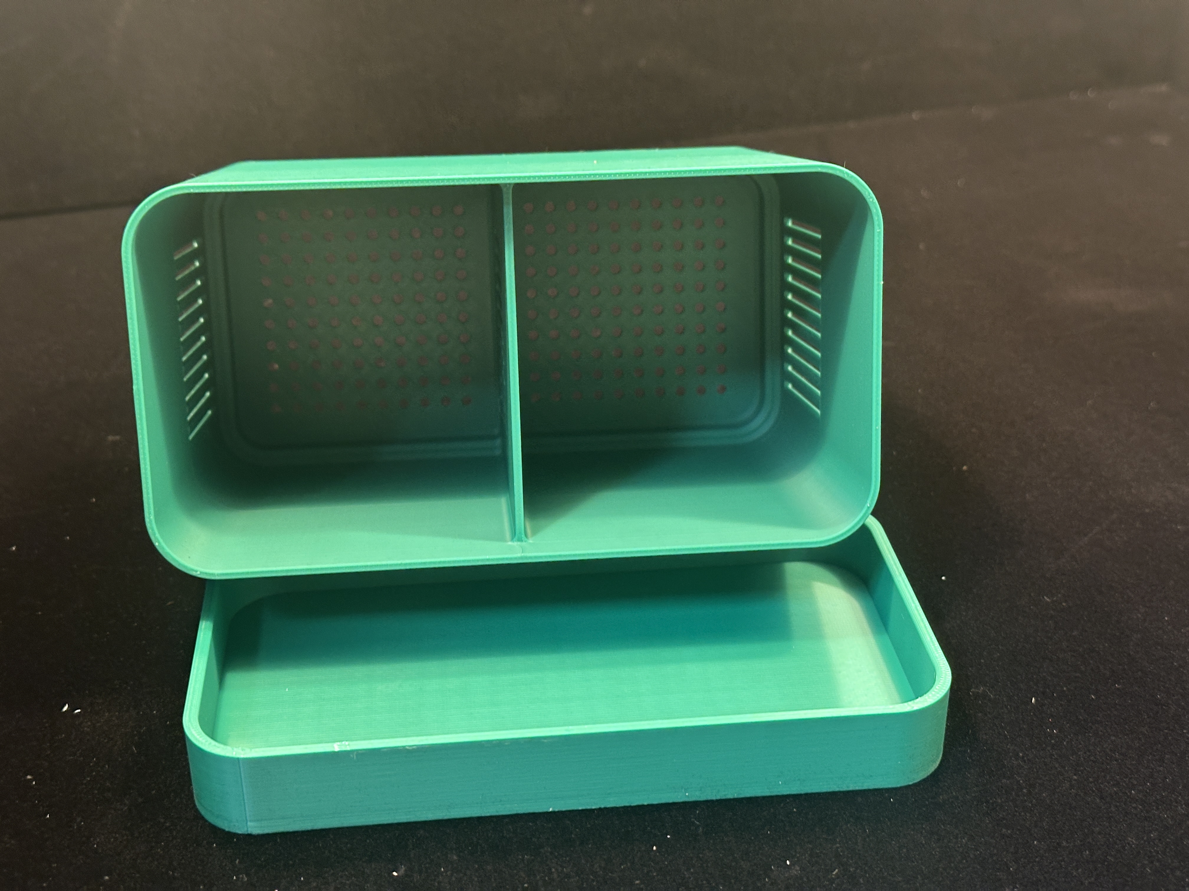 Miniatura 1 do modelo 3D 沥水透气餐具收纳盒筷子架 2格 3格