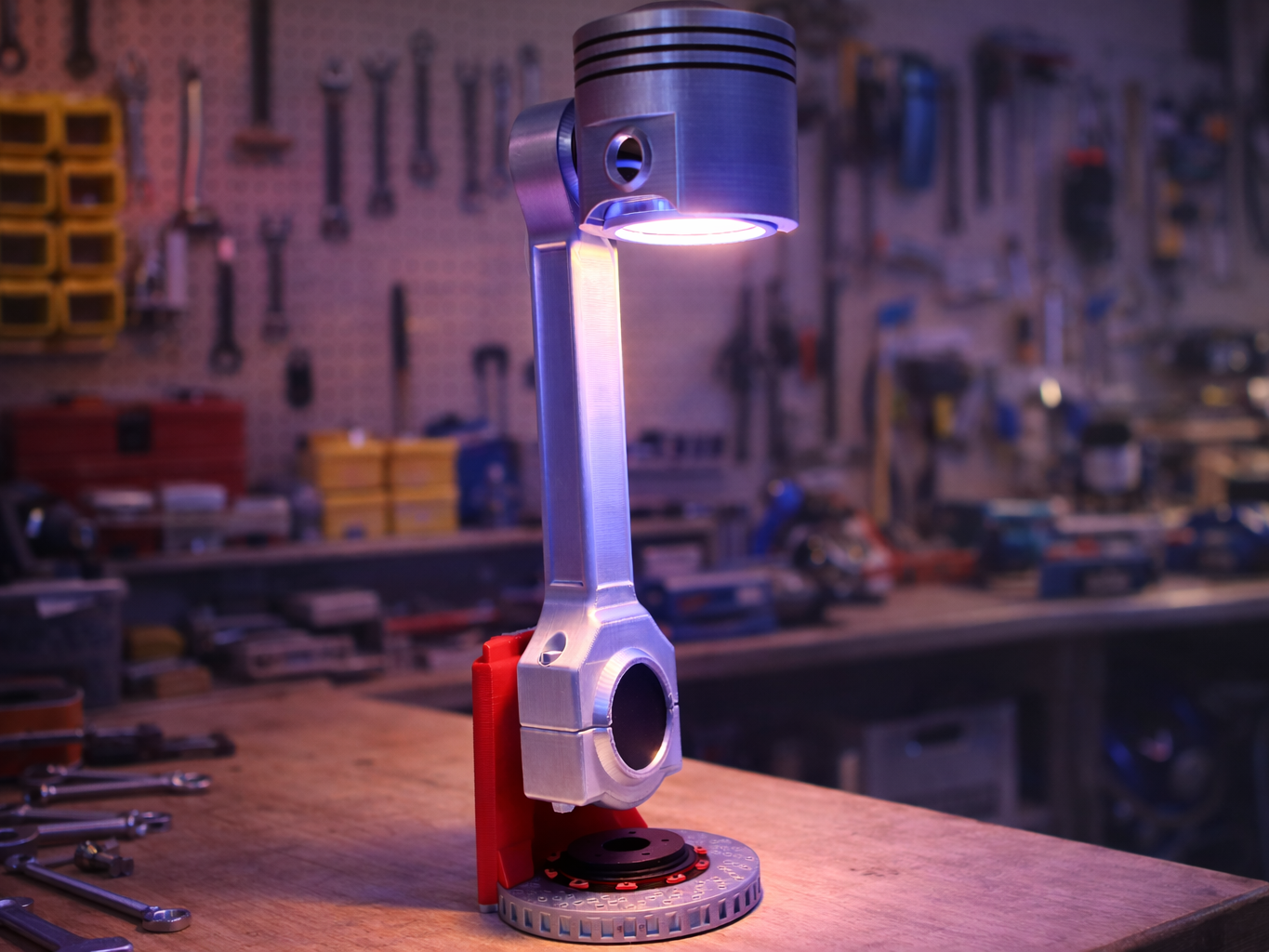 The Power of Light, an Engine Piston Lamp