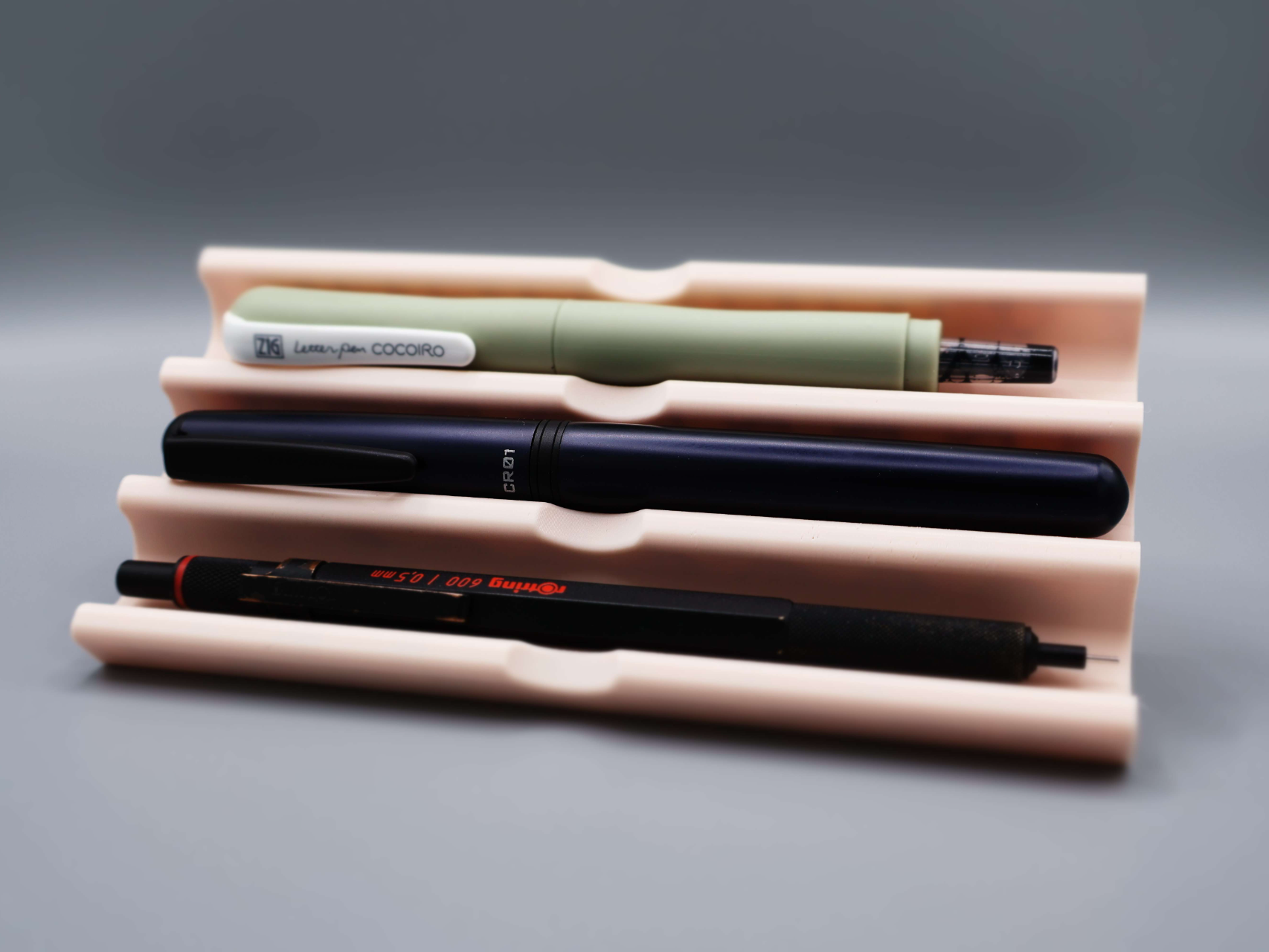 Minimalist 3-Pen Display Stand