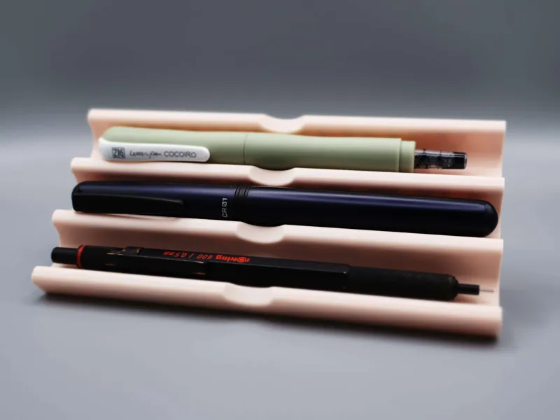Minimalist 3-Pen Display Stand