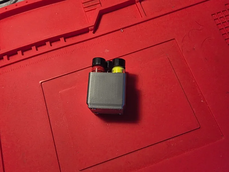 Paint holder gridfinity insert
