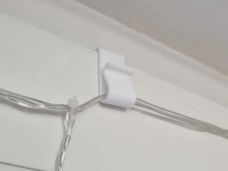 Window hook for light string