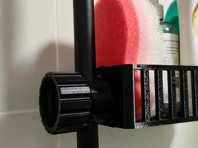 Shower shelf for a pipe