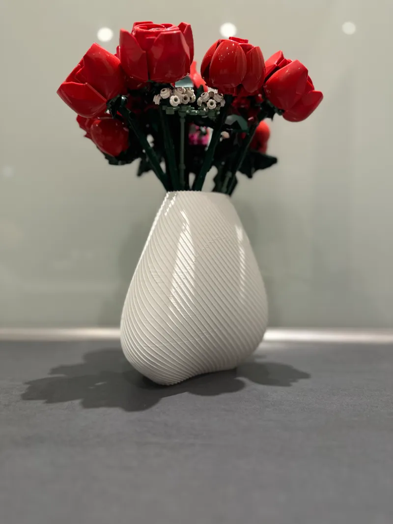 Spiral elegance vase