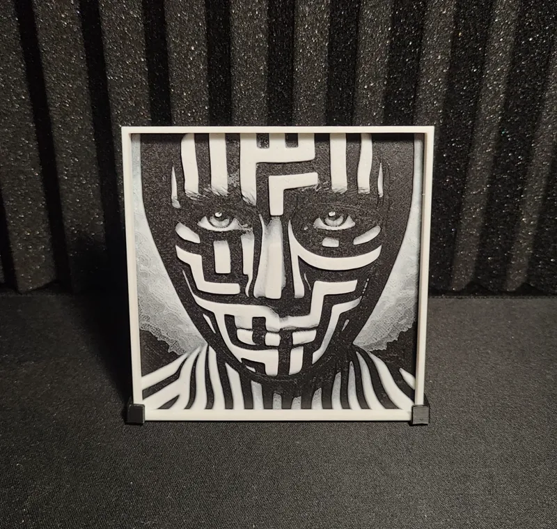 Hueforge Monochrome Tribal Face V.2