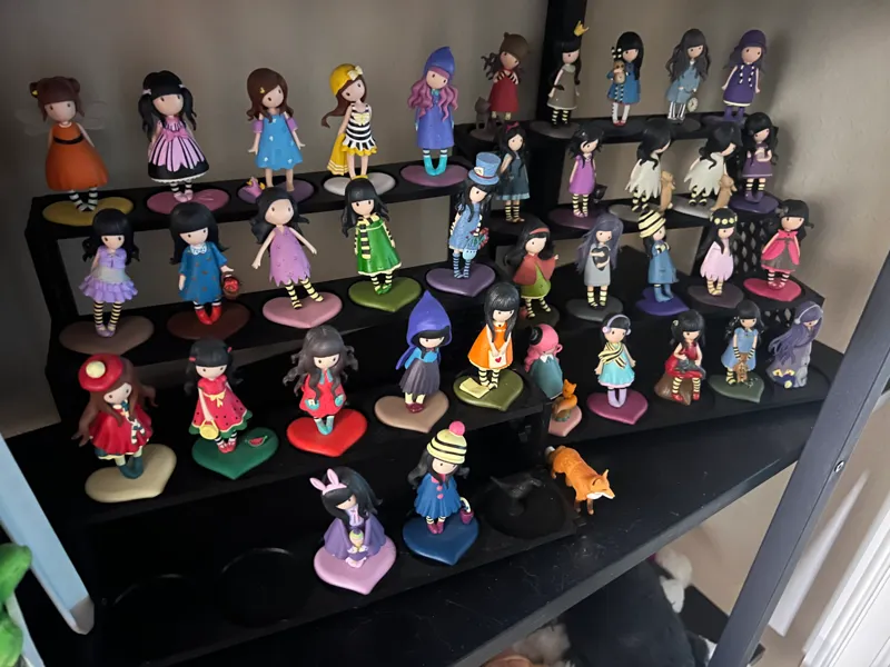 Gorjuss Mini Figurines stand (~2.7in figure)