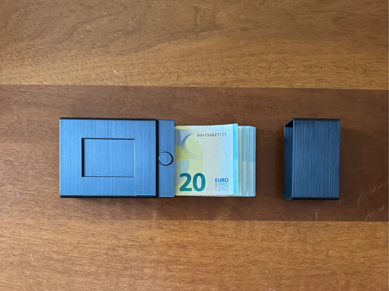 Salvadanaio Porta Banconote 20€ per 200 Banconote