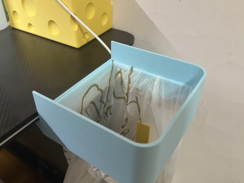 桌面边缘垃圾桶（使用塑料袋）