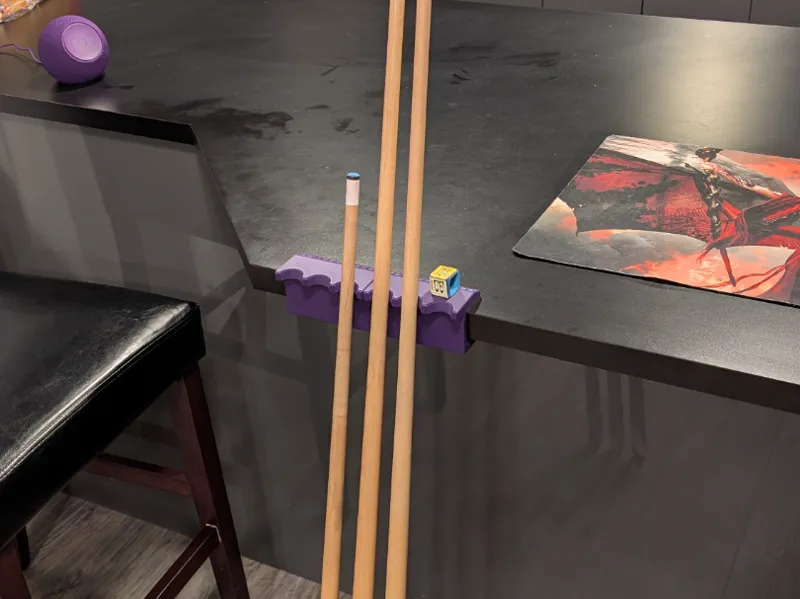 Counter Pool Cue Claw