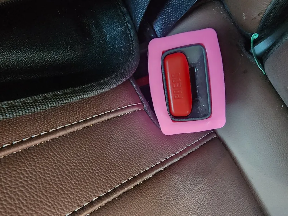 seat-belt-clip-cover-by-3dius8282-makerworld
