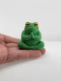 Фигурка жаба в йога поза