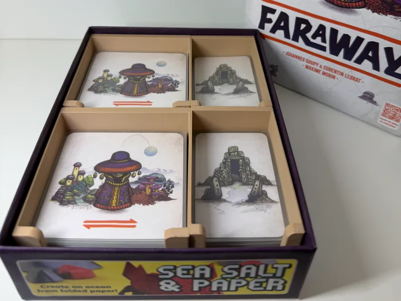 Faraway insert with individual trays