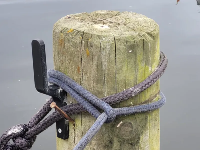 Boat rope holder