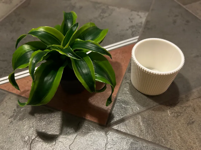 Flower Pot - Mini w. Knobs