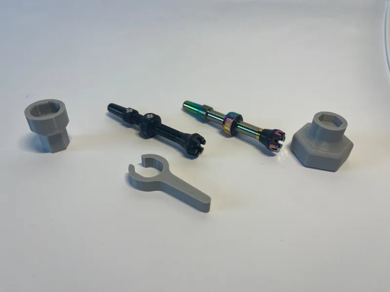 Muc Off Tubeless Tools - little helper for install