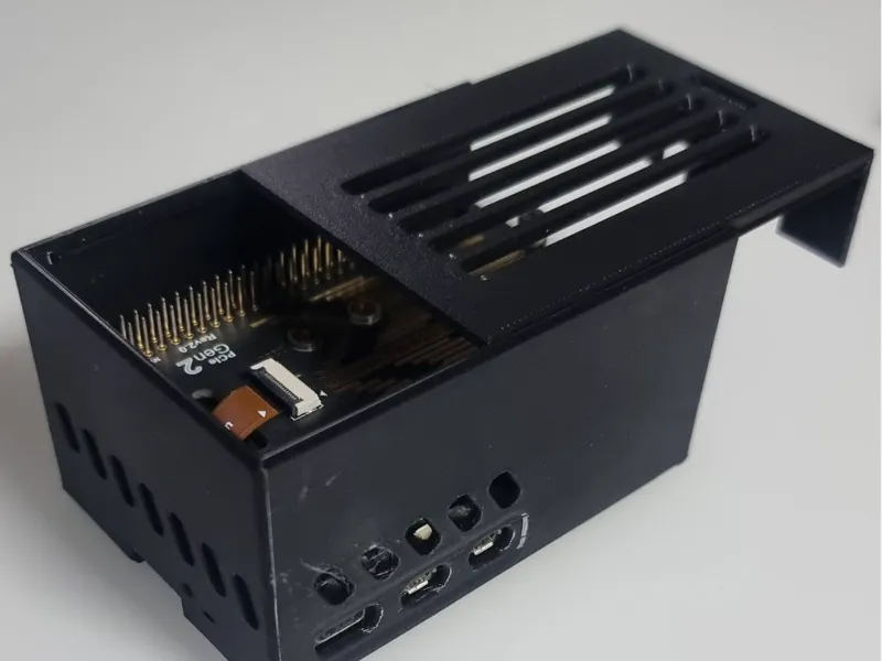 Raspberry Pi 5 + Waveshare Dual M.2 PCIe Case