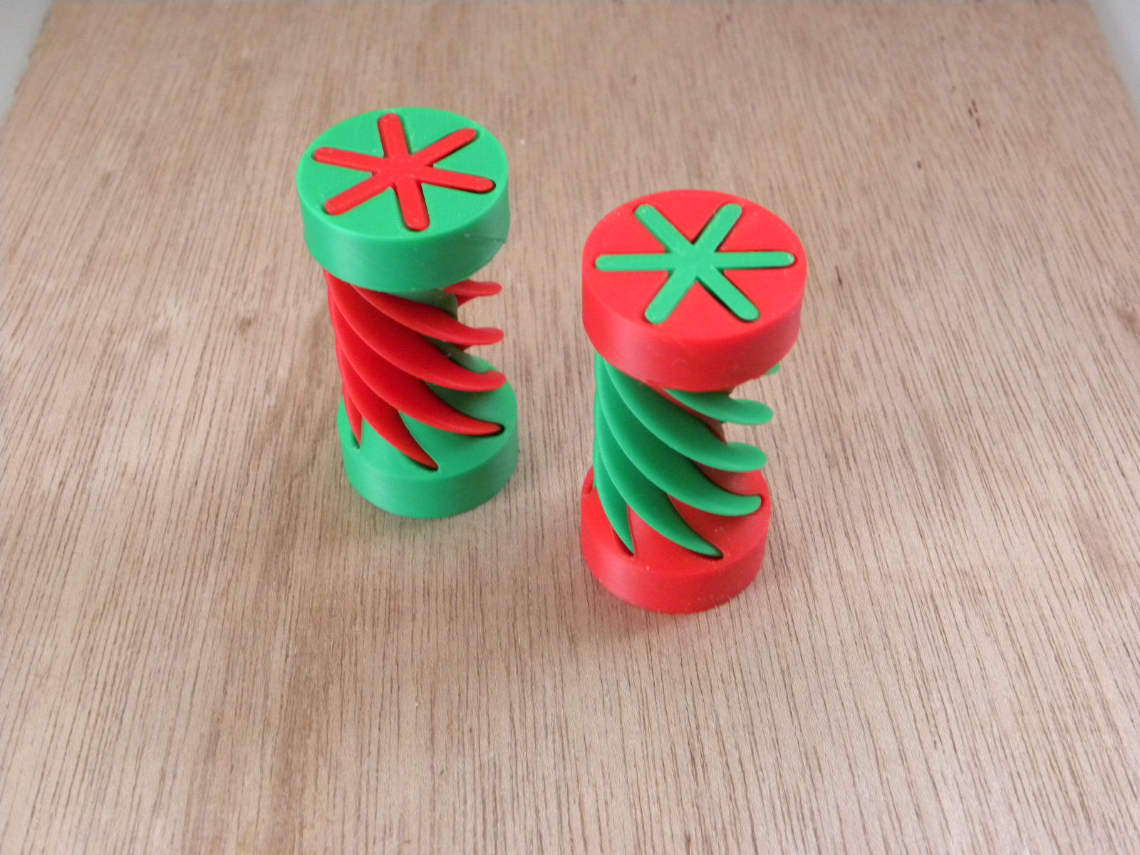 Cut cylinder twist fidget