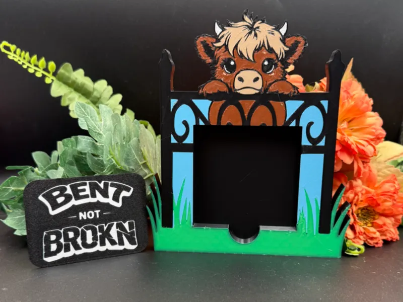 Baby Highland Cow Sticky Note Holder