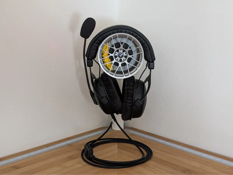 BMW WHEEL HEADPHONE STAND - WITH ILLUMINATION