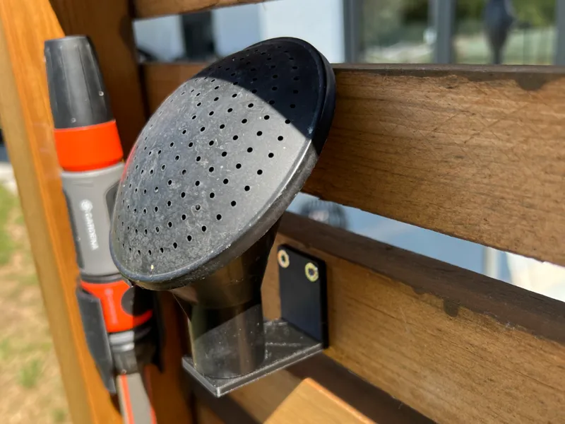 Wandhalter für Giesskannenbrause