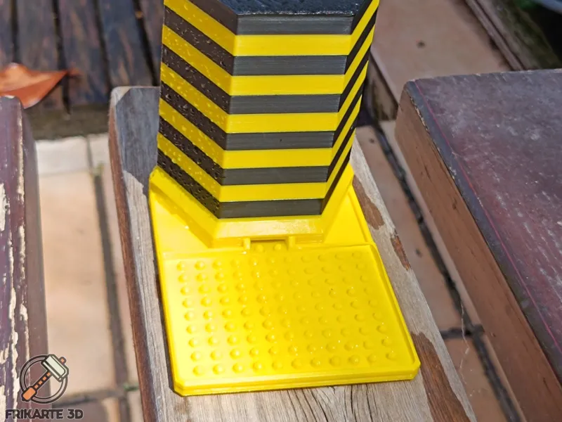 HydroHive Bee Feeder