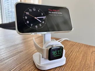 MagSafe Stand for iPhone and Apple Watch (StandBy)