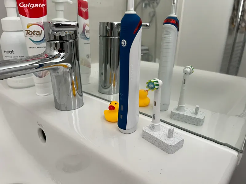 Oral B Toothbrush Head Holder