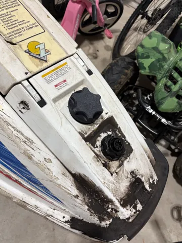 Tapa o cubierta: Kawasaki Jet Ski Gas Tank Cap 51049-3001 — vista de referencia 2