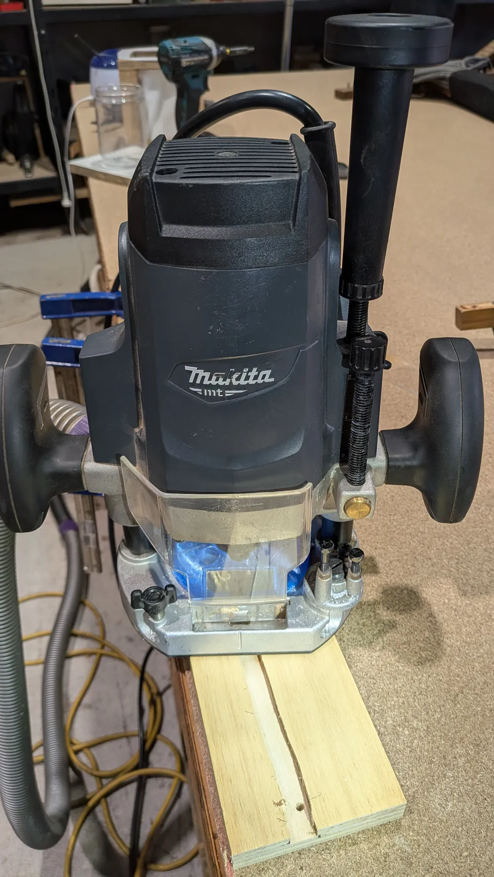 Makita router M3600 dust extractor - Free 3D Print Model - MakerWorld