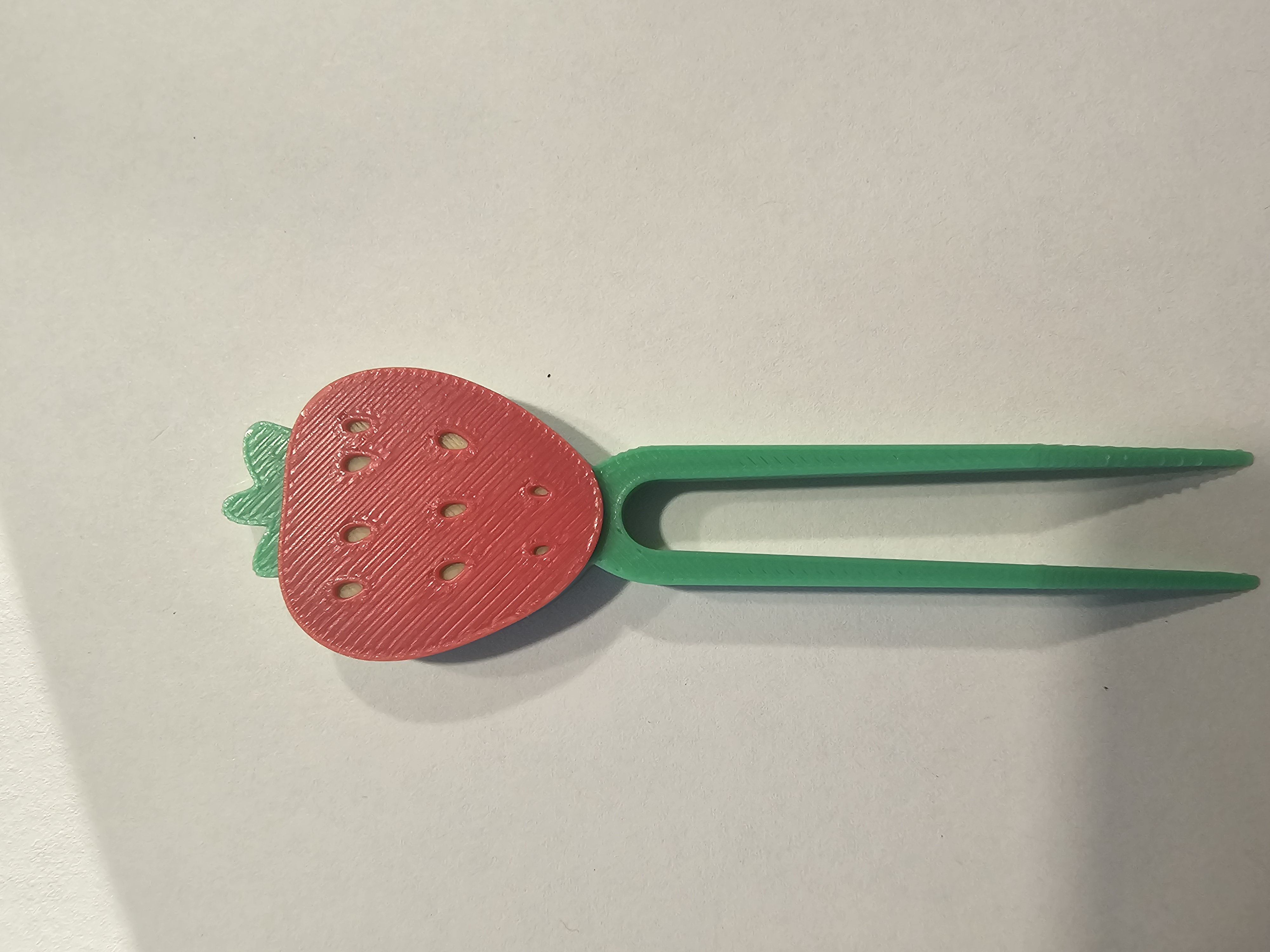 Miniatura 2 do modelo 3D Strawberry Runner Pin