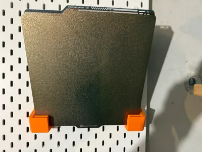 Print plate holder for Skadis