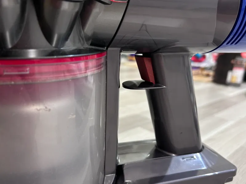 Dyson V8 Trigger