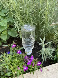 Piquet d'arrosage lent pour bouteille PET — photo 1
