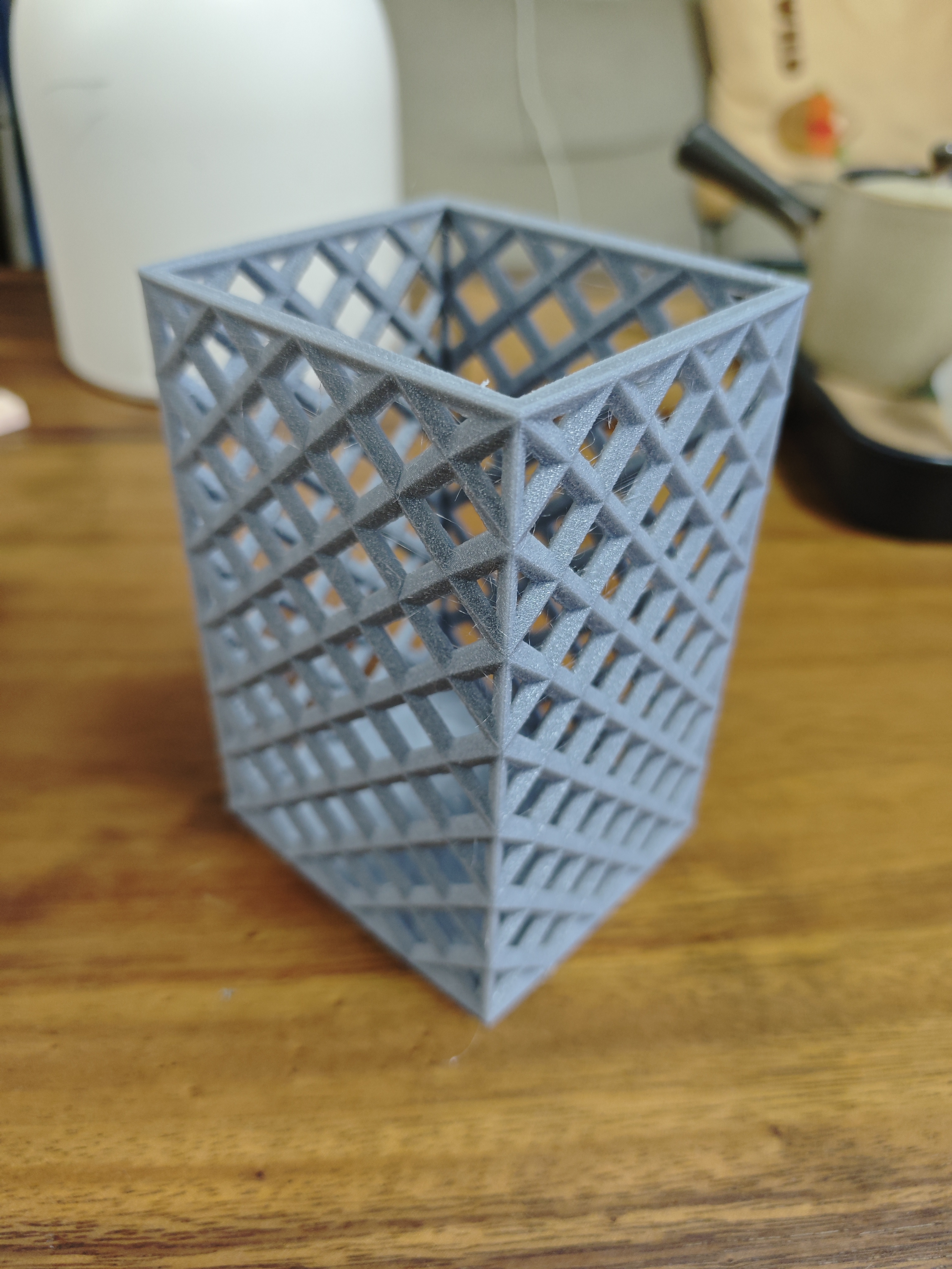 Miniatura 2 do modelo 3D 镂空 坚固 收纳盒 菱形 笔筒 方形 收纳