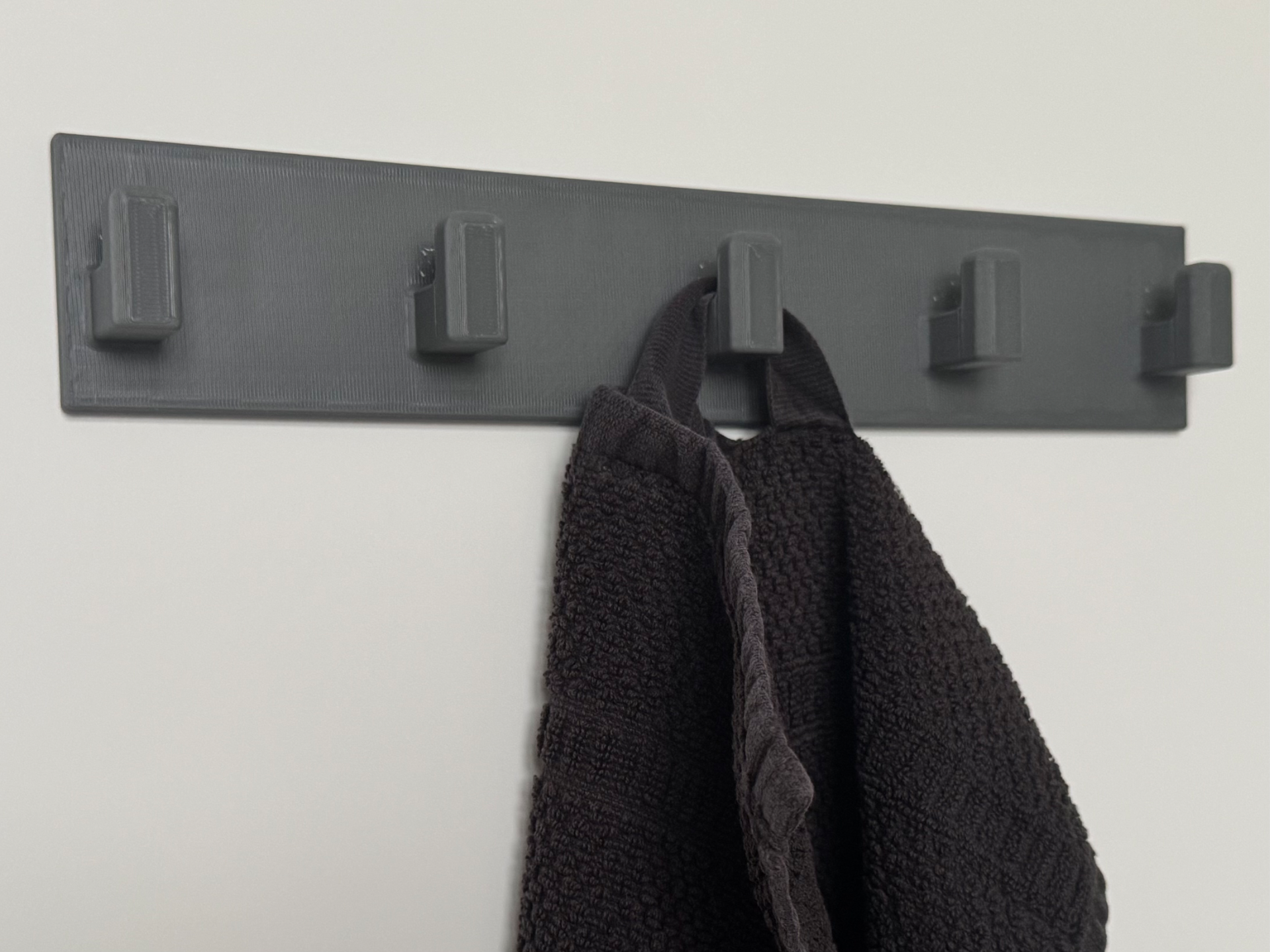 5-Hook Adhesive Wall Rail (27 cm) 