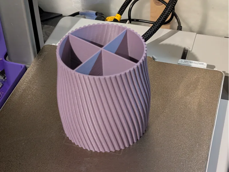 Vase with 4 compartments