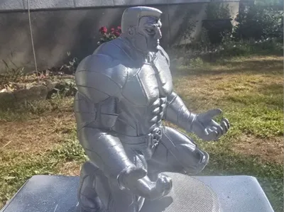 Colossus Phone Stand
