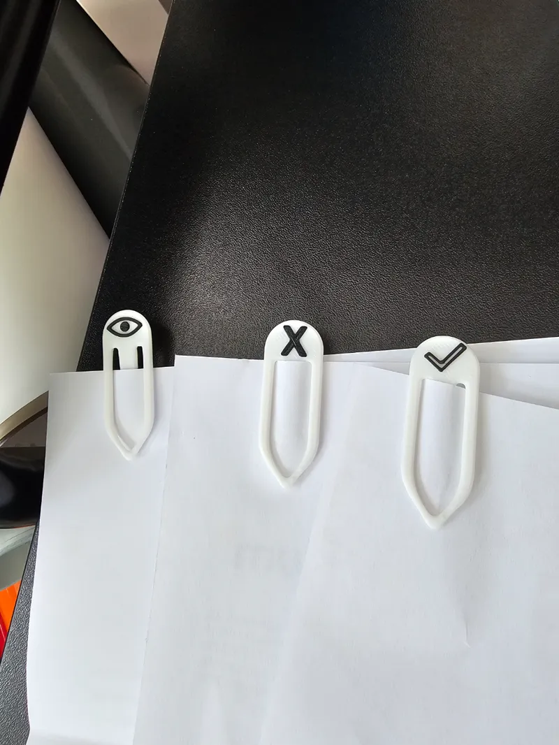 Paper Clip (to-Check, checked, rejected) / Büroklammer