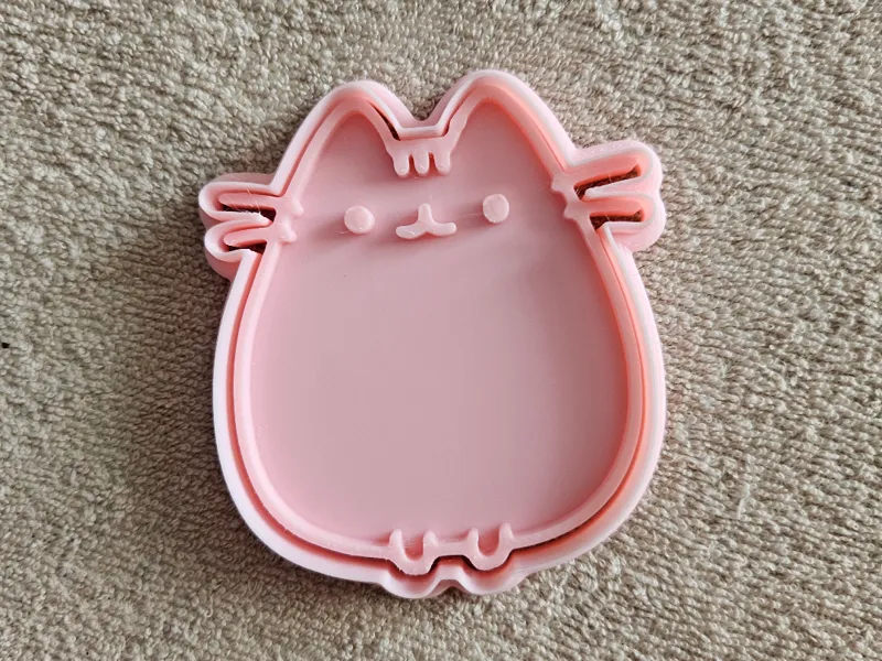 Standing pusheen - cookie cutter